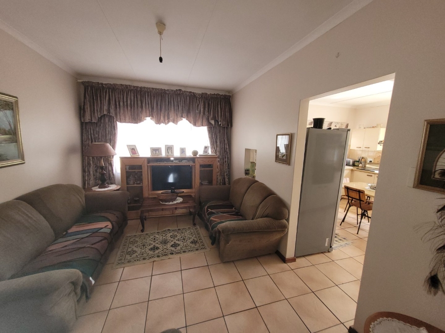 3 Bedroom Property for Sale in Pacaltsdorp Western Cape